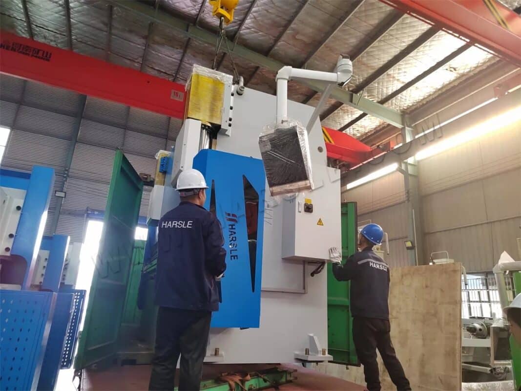 Pressa piegatrice CNC Mexico-WE67K-320T3200 e macchina per laminazione W12-20X3000