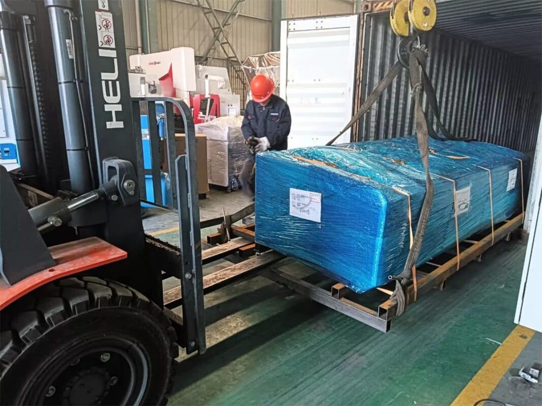 Máquina cortadora láser de tubos Brasil-HT-2000W Q35Y-16