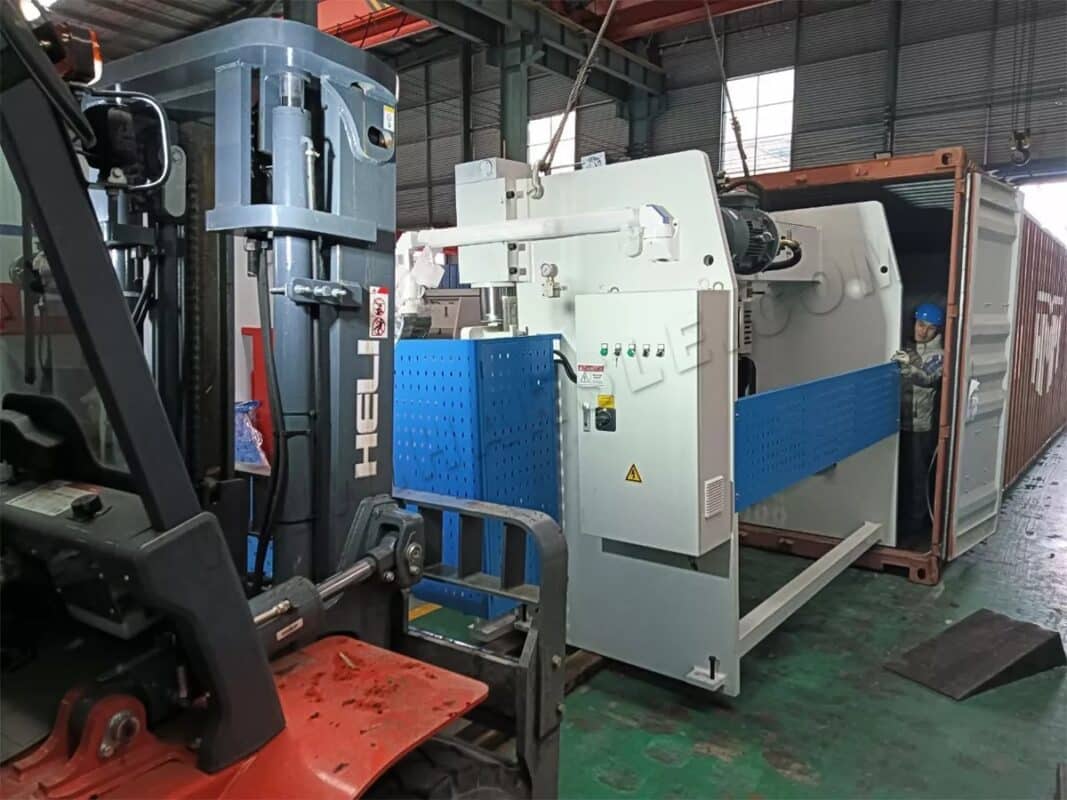 المغرب - مجموعتان من مكبس الثني WC67K-160T3200 NC وماكينة القص QC11K-8X3200