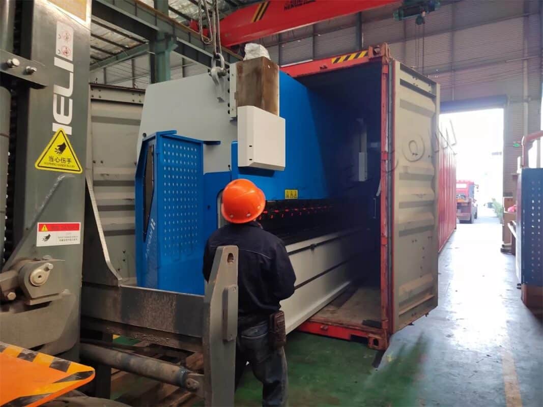 USA-2 Sets of WE67K-175T4000 DA53T 3+1 Axis CNC Press Brake