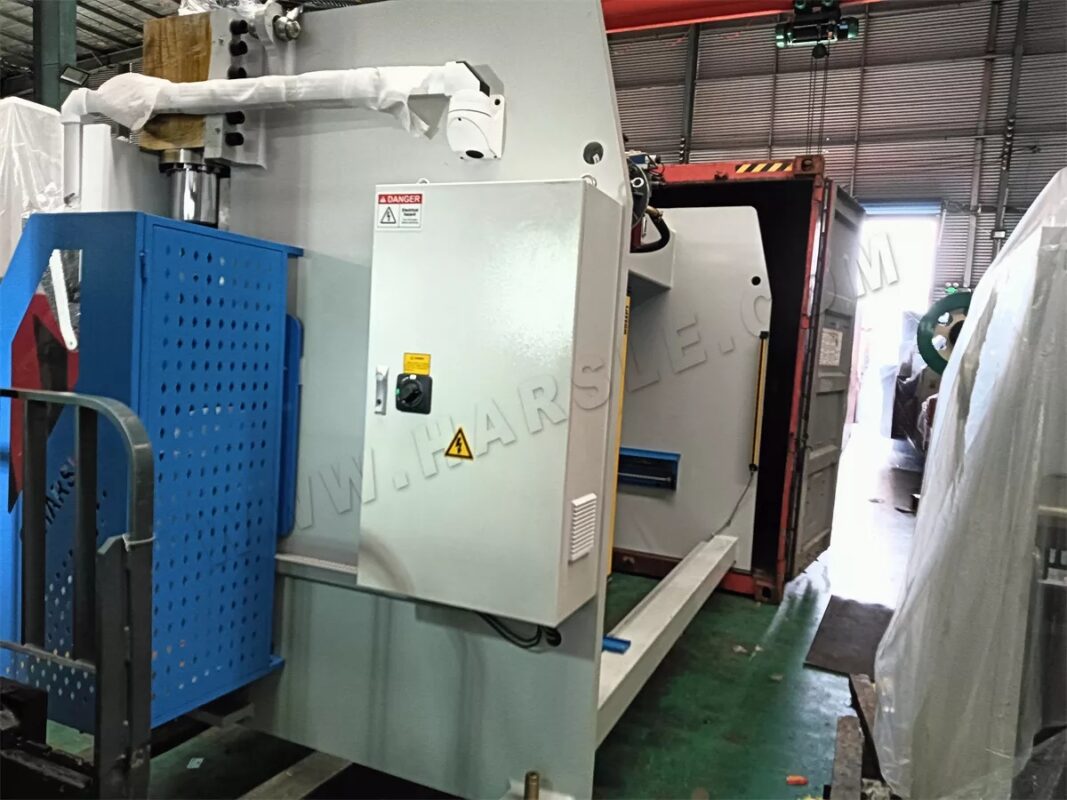 Prensa plegadora CNC WE67K-200T4000 de Eslovenia