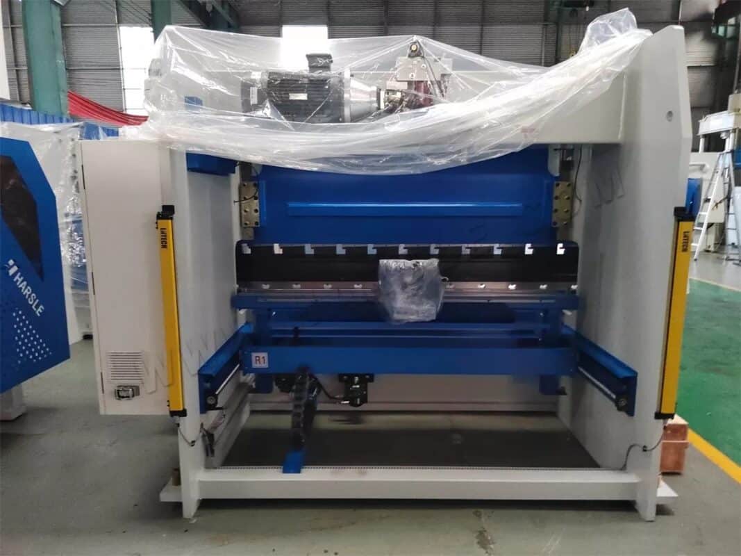 Russie-WE67K-80T2500 DA-66T Presse plieuse CNC 6+1 axes