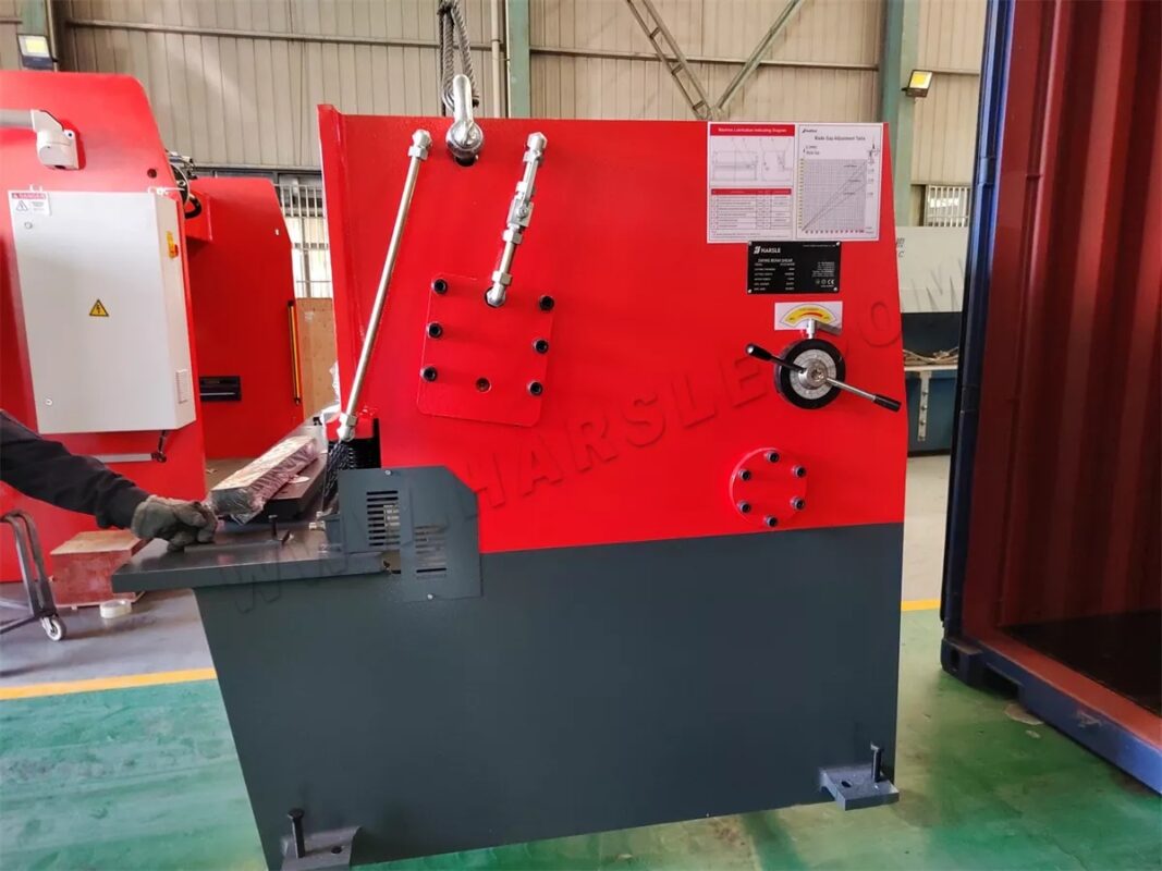 Canada-WE67K-220T4000 CNC Press Brake And QC12K-6x3200 Swing Beam Shearing Machine