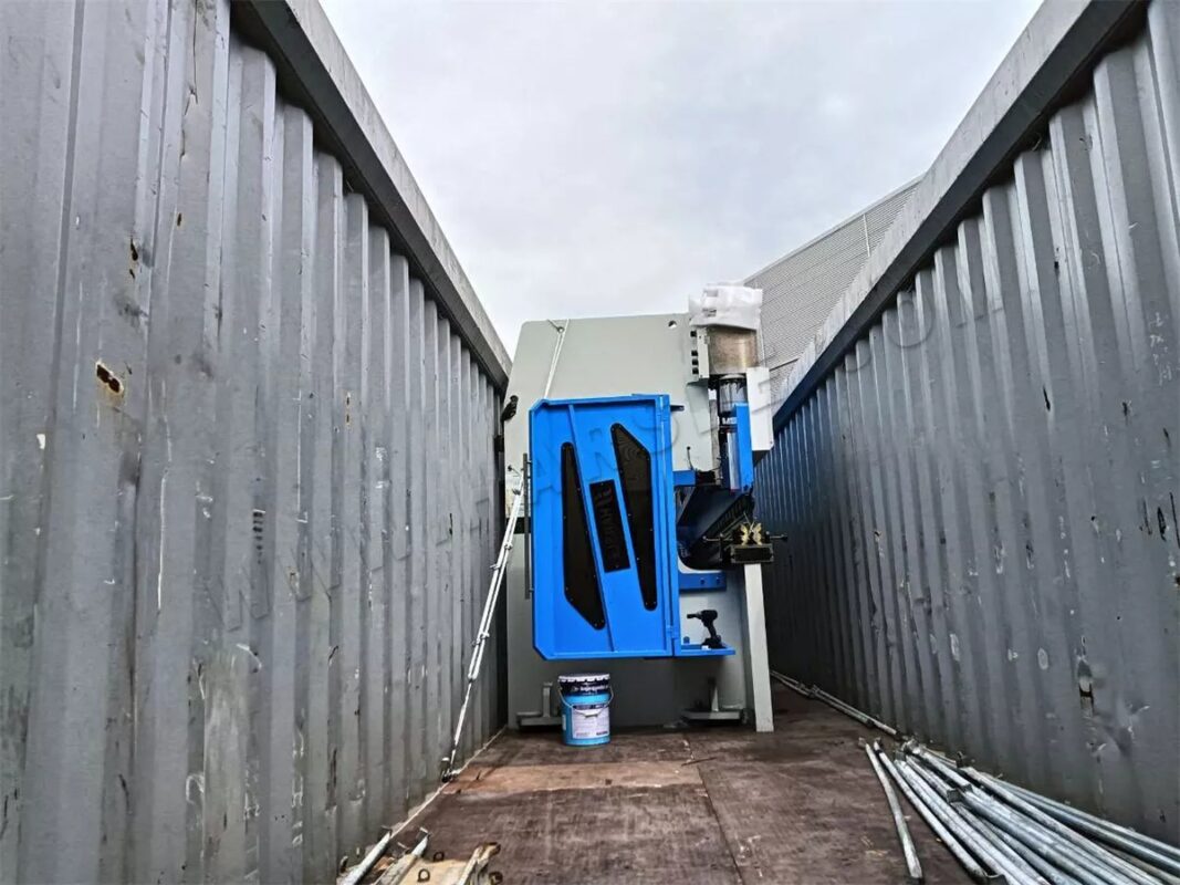Pressa piegatrice CNC Portogallo-WE67K-250T6000 e Pressa piegatrice CNC WE67K-63T3200