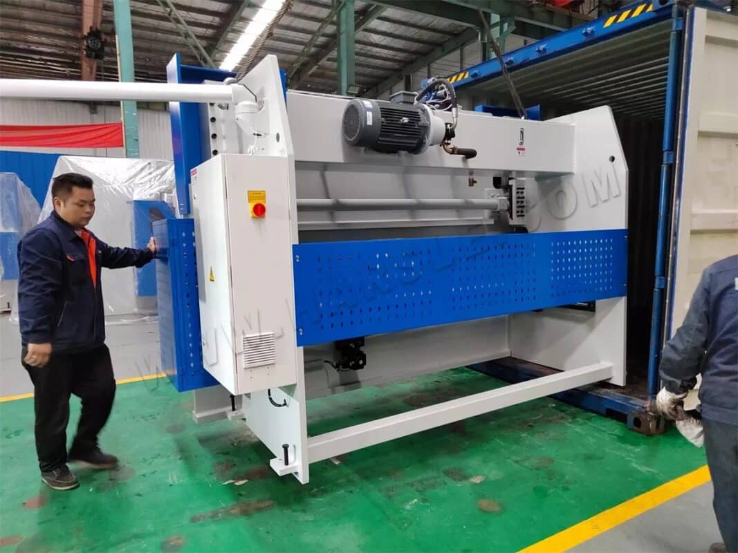 India-WC67K-80T3200 NC Press Brake And QC12K-4x2500 Swing Beam