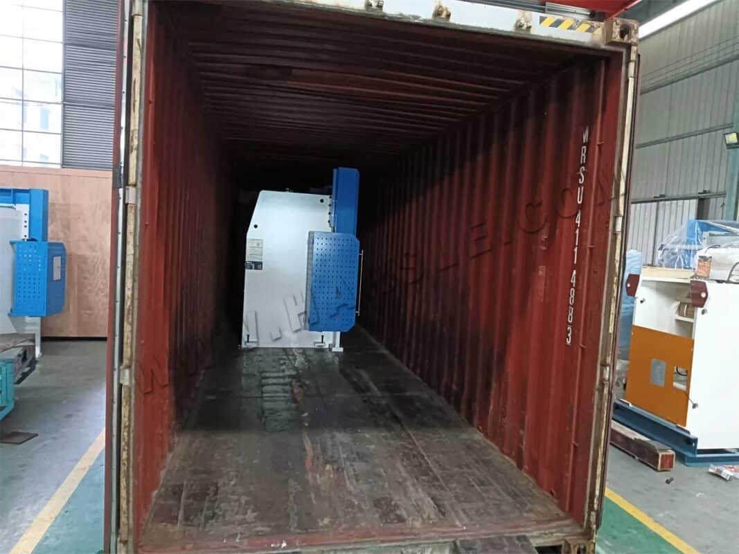 Ukraine-WE67K-250T3200 CNC Press Brake & 2 Sets of NC Press Brake