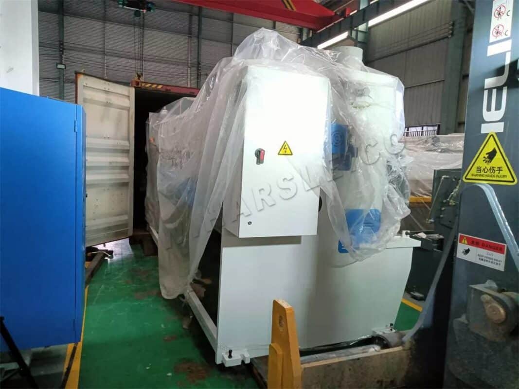 Машина для резки металла USA-QC11K-12X4500 и 2 комплекта инструментов для работы с металлом