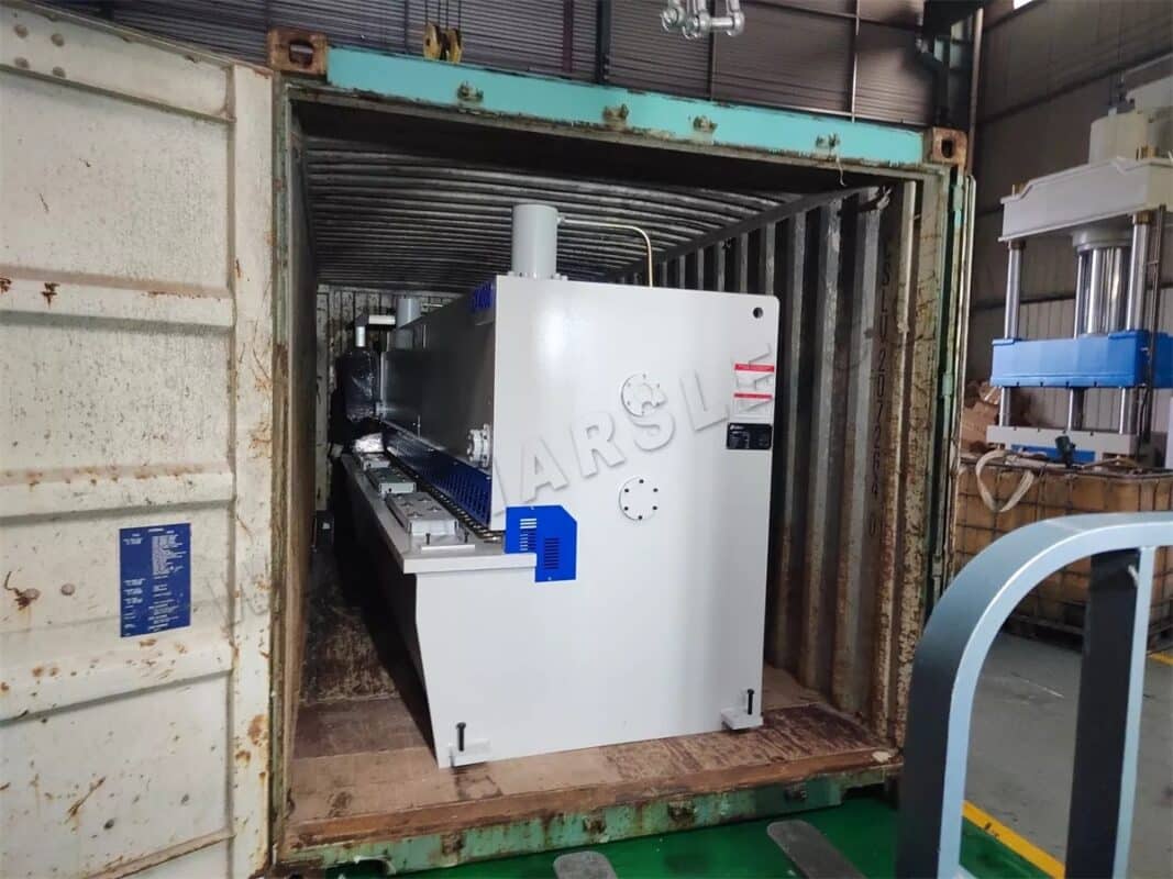ماكينة قص المقصلة USA-QC11K-6X4000 E21S