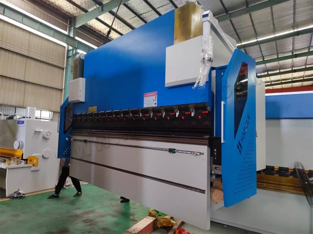 USA-WE67K-125T3200 DA66T 6+1 Axis CNC Press Brake