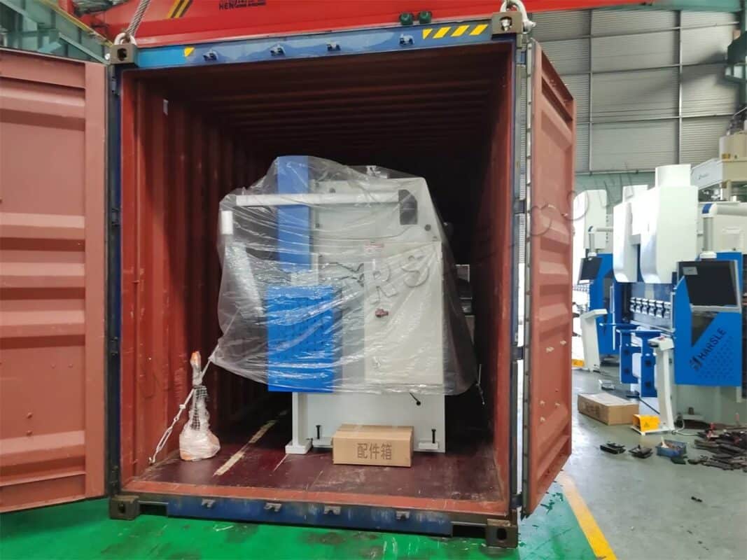Philippines-WC67K-63T2500 Press Brake & HS-2000W-3015 Laser Cutting Machine & Laser Welding Machine