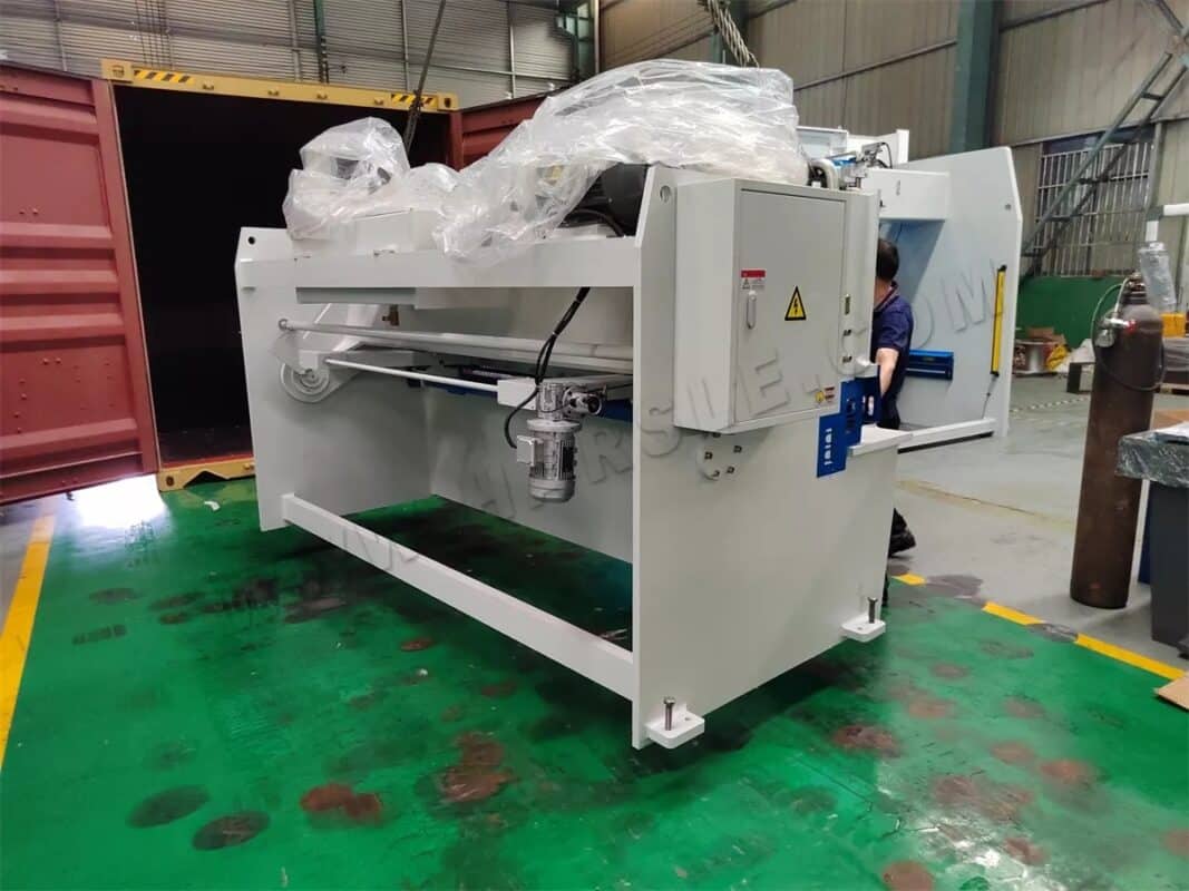 Argentina-WC67K-160T4000 NC Press Brake & 2 Sets of Swing Beam Shearing Machine