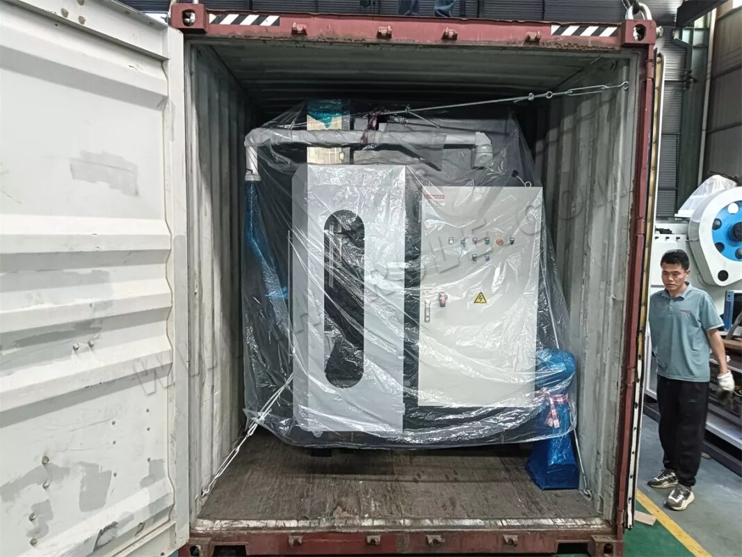 الولايات المتحدة الأمريكية - مجموعتان من مكبس الثني CNC WE67K-130T2500