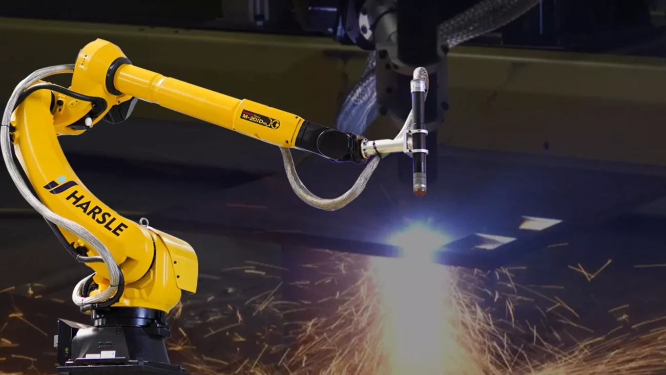 Linea di produzione robotizzata per taglio al plasma automatico