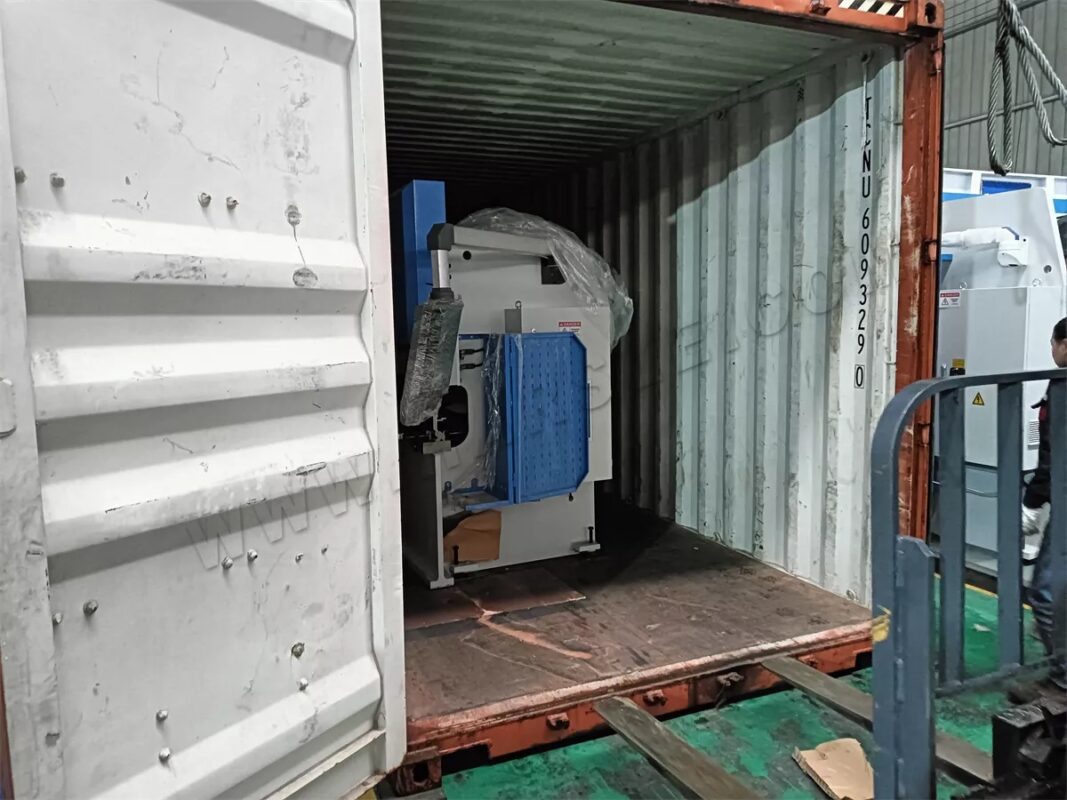 Ukraine-2 Sets of CNC Press Brake And WC67K-40T2200 NC Press Brake