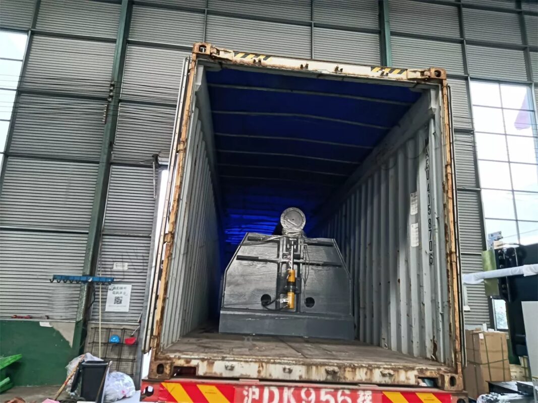 Prensa dobradeira CNC Serbia-WE67K-400T6000 e máquina de laminação CNC W12-12x4000 de quatro rolos