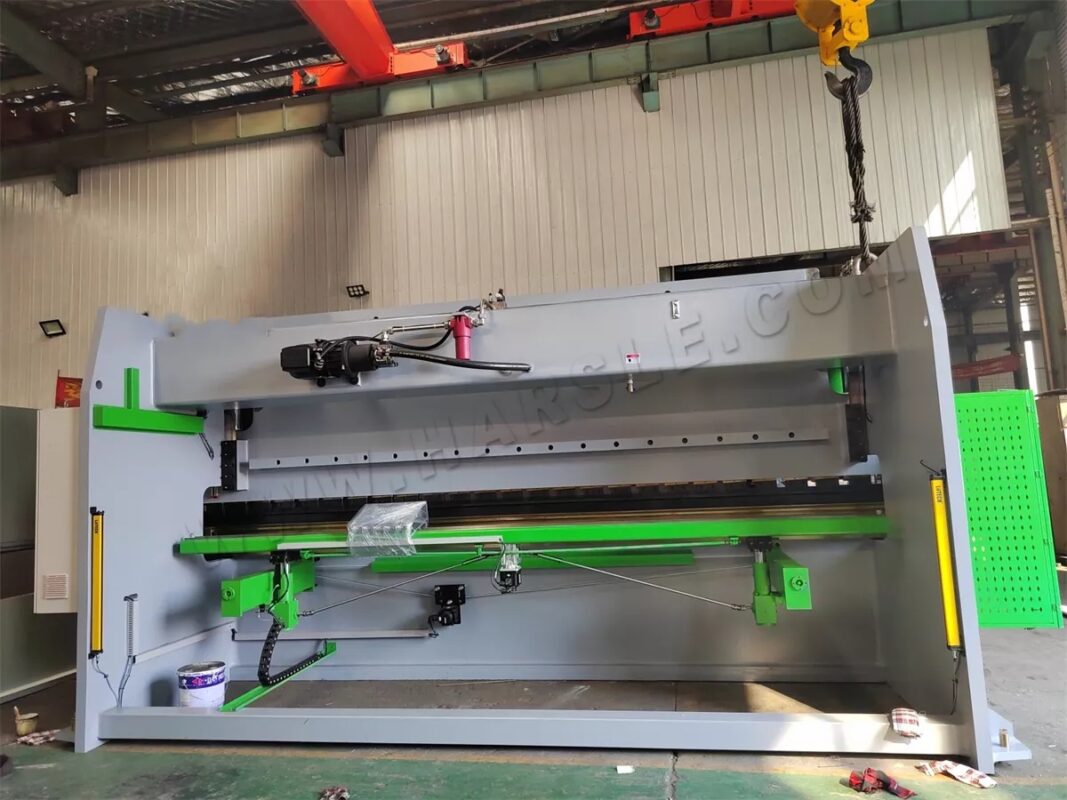 Brazylia-WE67K-250T6000 S640 4+1-osiowa prasa krawędziowa CNC