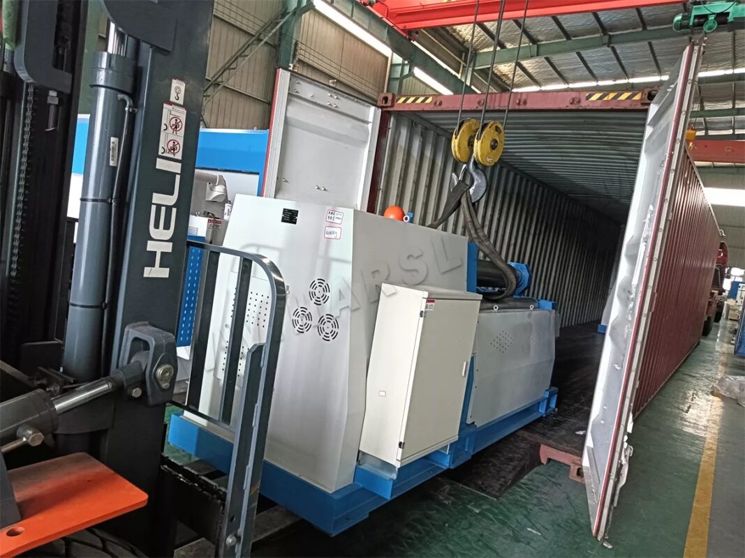 Mexiko-WC67K-63T1600 Abkantpresse und 2 Sätze CNC-Walzmaschine