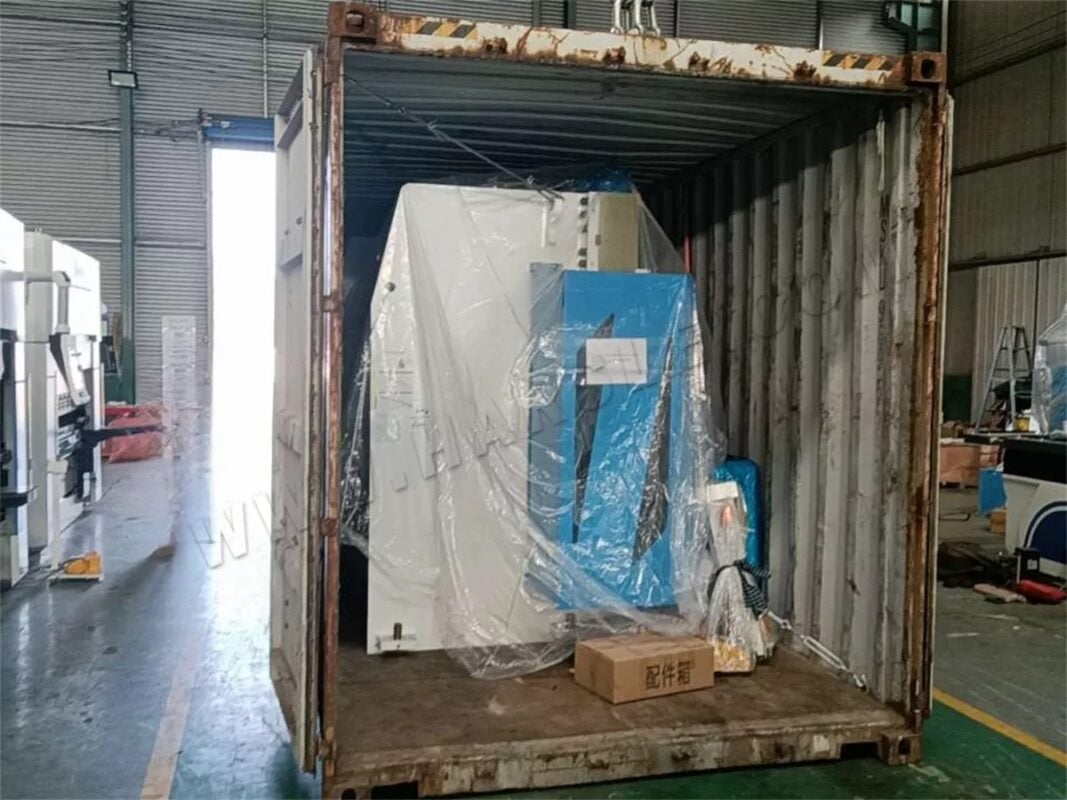 Prensa plegadora CNC WE67K-100T3200 y cizalla QC12K-4X3200 de Brasil