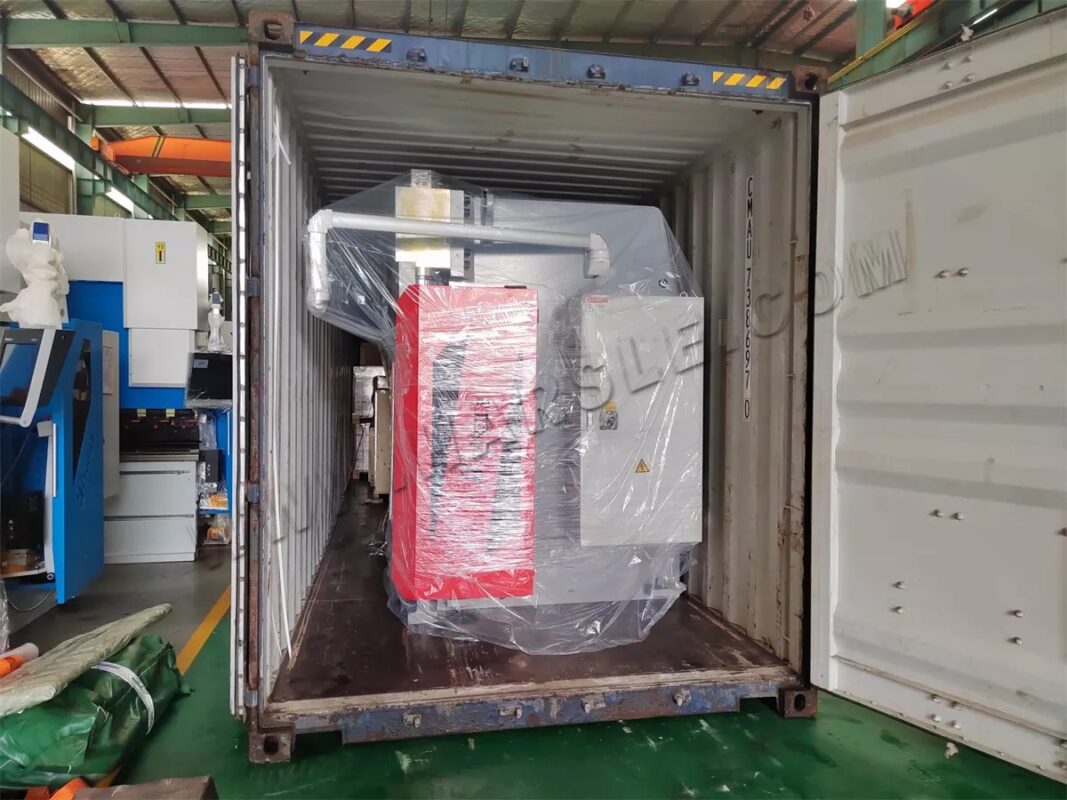 صربيا-WE67K-200T3200 DA-66T 8+1 محور CNC مكبس فرامل