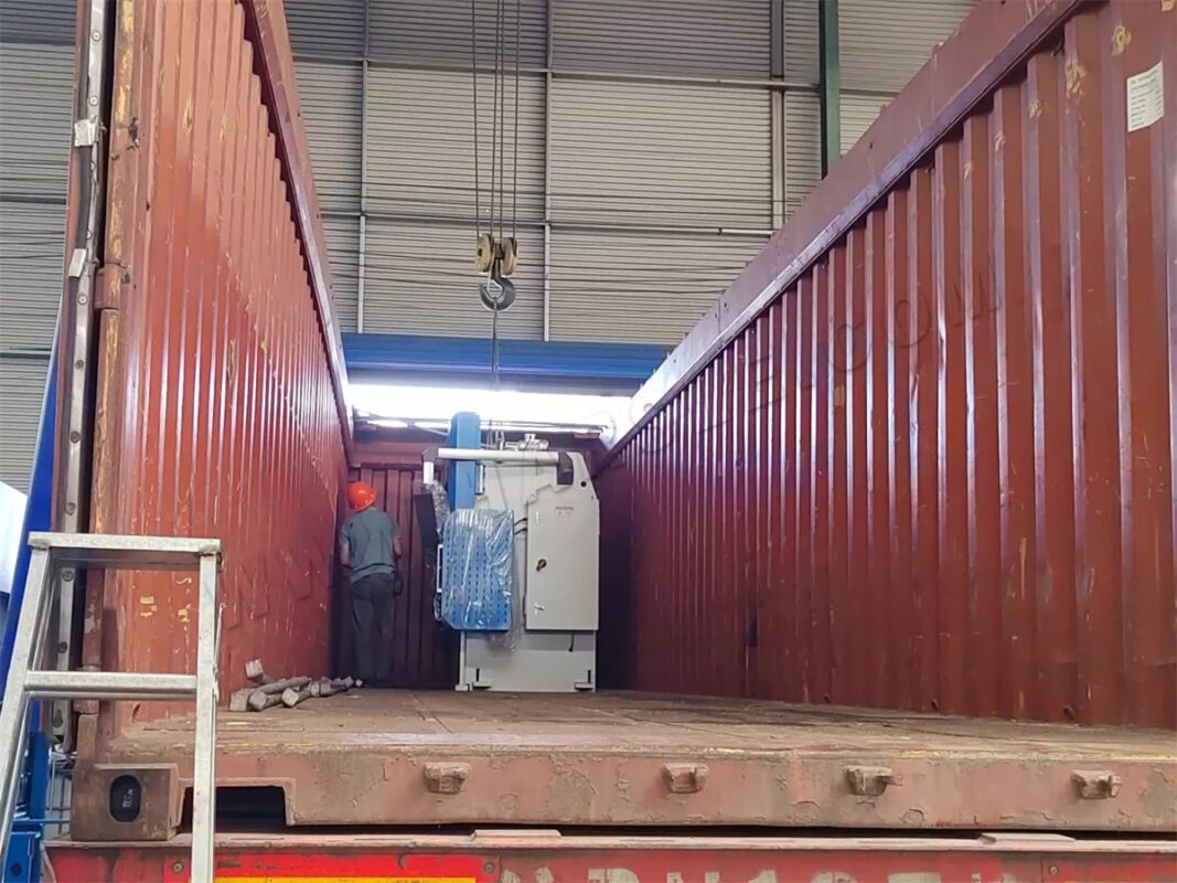 Nowa Kaledonia – 2 zestawy prasy krawędziowej NC i nożyc gilotynowych QC11K-10X2000