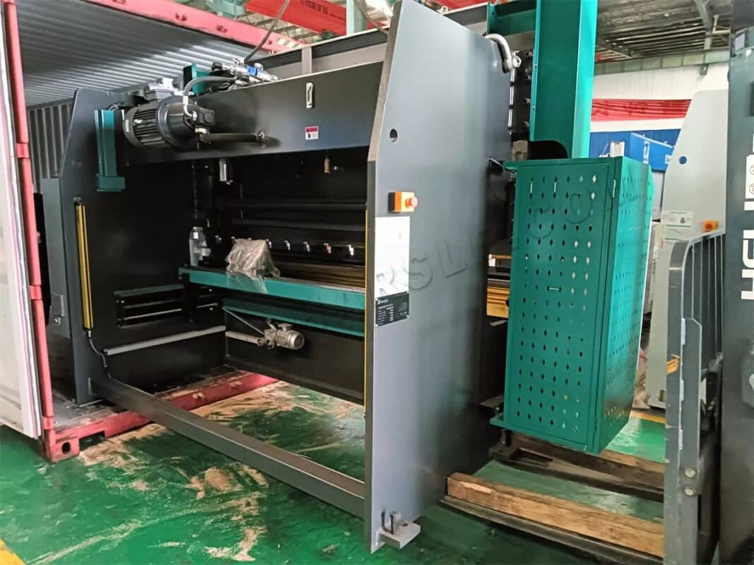 مكابس NC برازيلية WC67K-100T3200