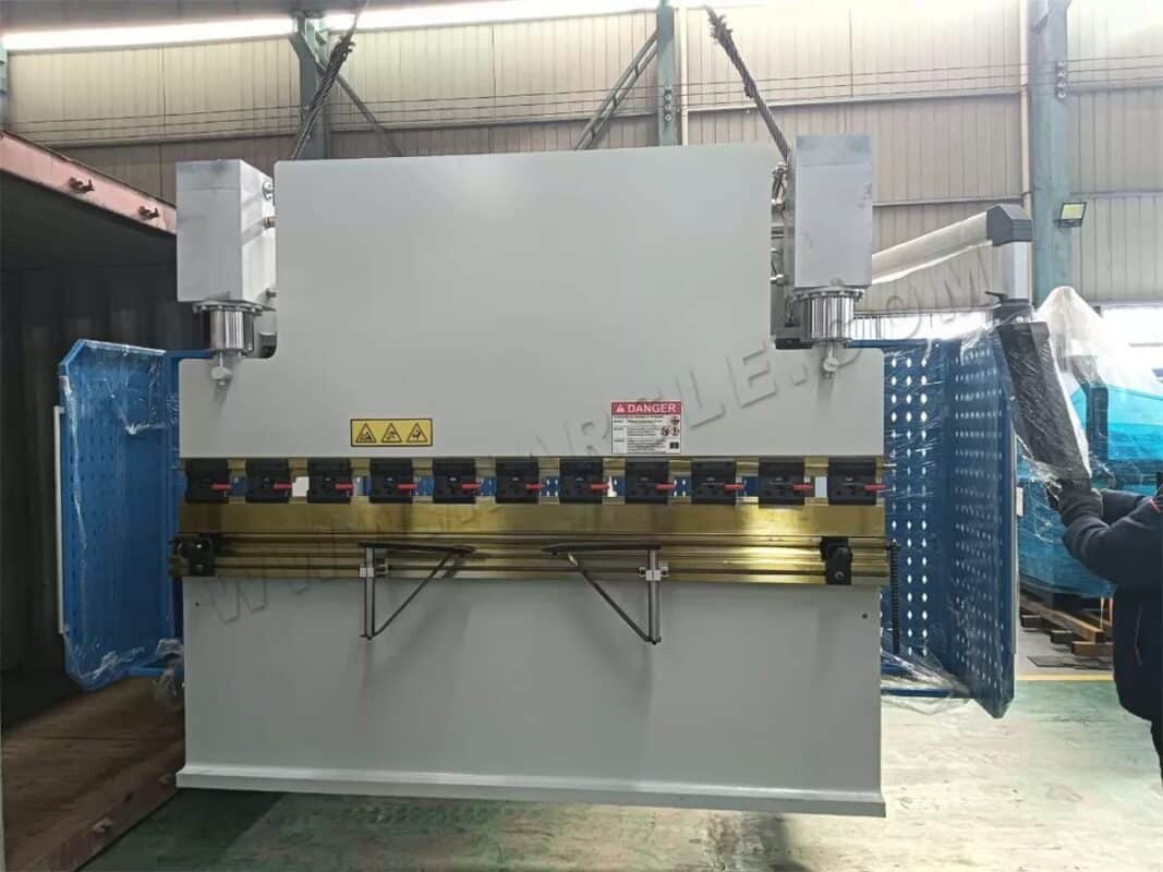 Pressa piegatrice Panama-WC67K-125T2500 NC