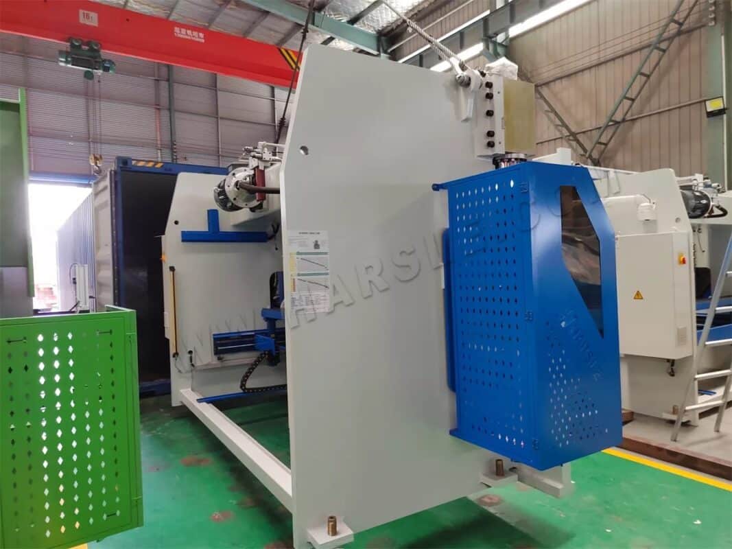 Prensa plegadora CNC WE67K-175T4000 y cizalla guillotina QC11K-8X3200 E21S de Kenia
