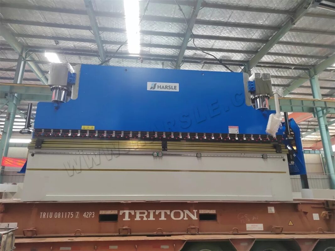 Prensa plegadora CNC de 4+1 ejes WE67K-400T6000 CT15PS de Polonia