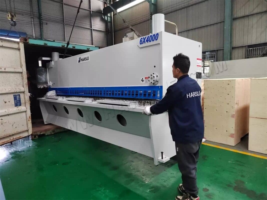 ماكينة قص المقصلة USA-QC11K-6X4000 E21S