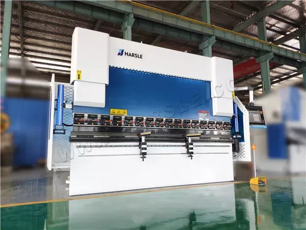 Mantenimiento de máquinas dobladoras CNC
