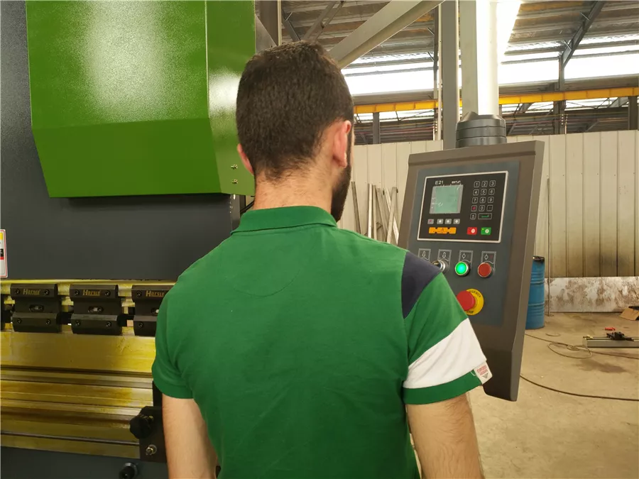 Lebanon Customer visit press brake shearing machine