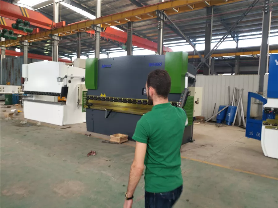 Lebanon Customer visit press brake shearing machine