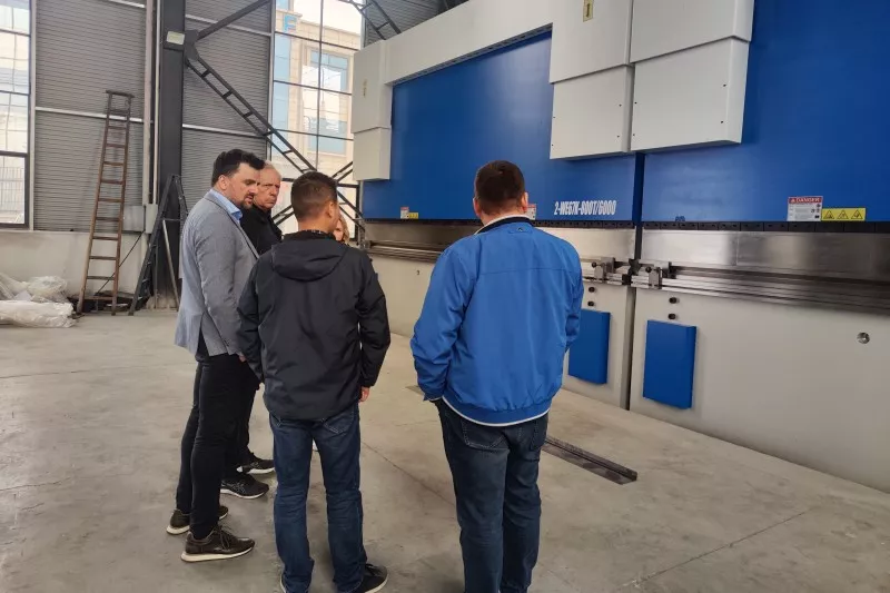 Poland - Tandem Press Brake