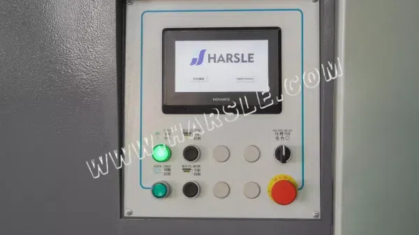 Un cliente messicano parla molto bene della macchina per goffratura delle porte HARSLE