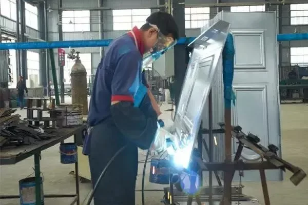 Processo di produzione della porta di sicurezza