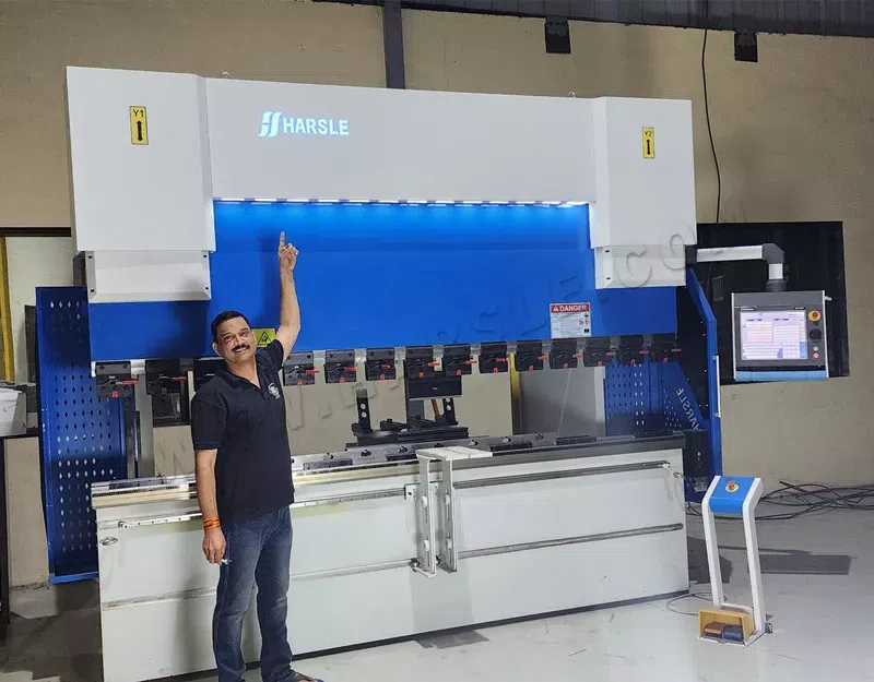 Индийский клиент похвалил листогибочный пресс Genius с 3D-контроллером DA-69T