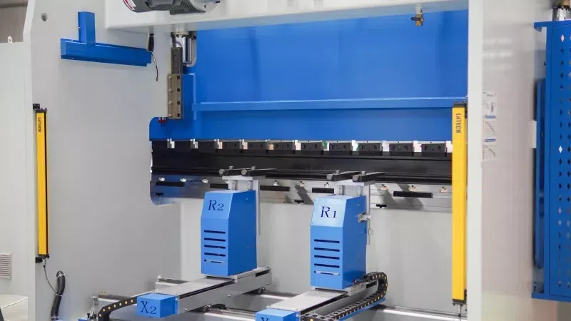 Elektrohydraulische Abkantpresse VS Öl-Elektro-Hybrid