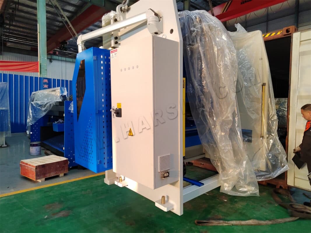 Spain-WE67K-125T2500 6+1 Axis DA-66T CNC Press Brake And HST-6000W-3015 Laser Cutting Machine
