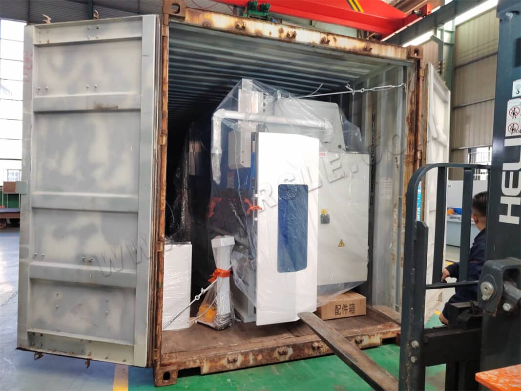 Presse plieuse CNC 8+1 axes DA-69T et machine de découpe laser HST-3015-1000W (Brésil)
