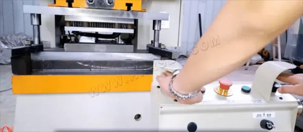 موسوعة دليل تشغيل آلة التثقيب