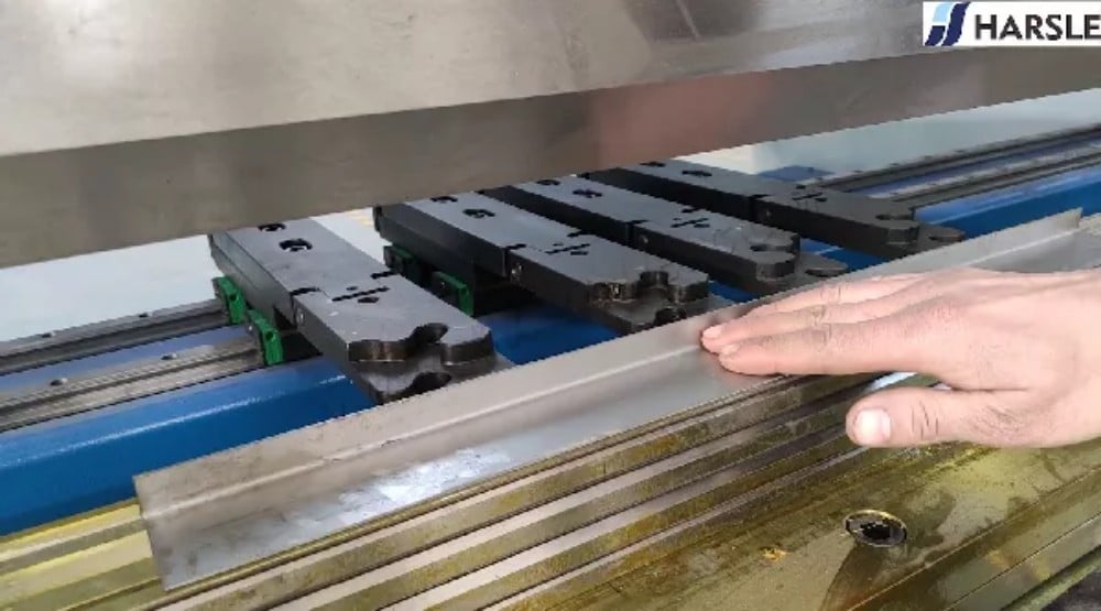 Machine de pliage CNC