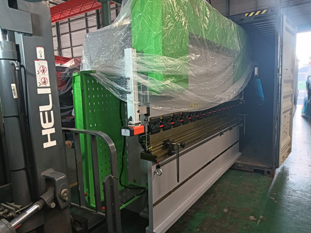 Pressa piegatrice Brasile-WC67K-160T3200