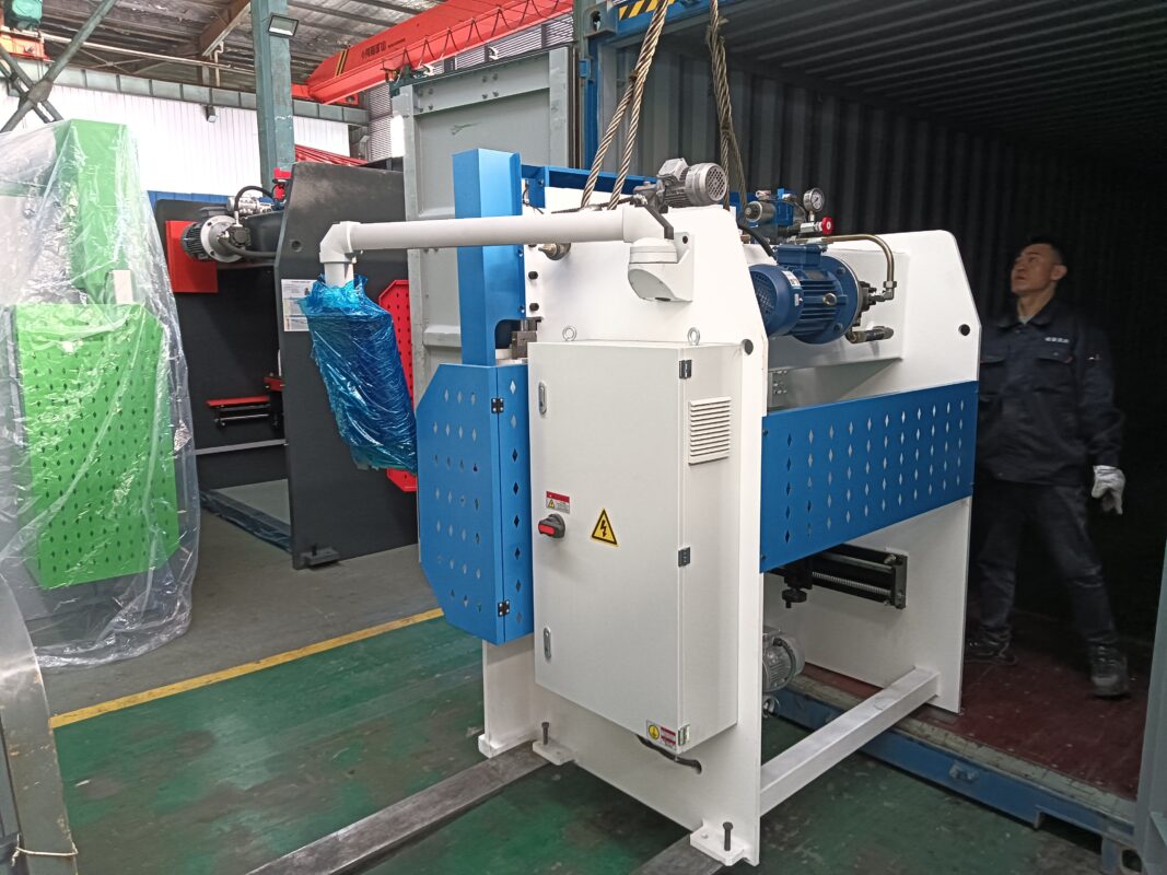 India-WC67K-40T1600 Hydraulic Press Brake