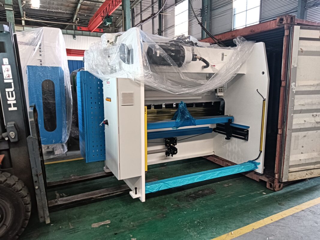 New Caledonia-WC67K-125T2500 Press Brake