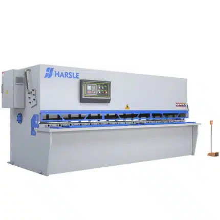 ماكينة قص هيدروليكية QC12K-6×3200 للصفائح المعدنية