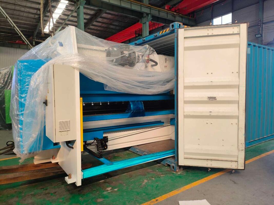 Presse plieuse CNC Belarus-WE67K-160T4100