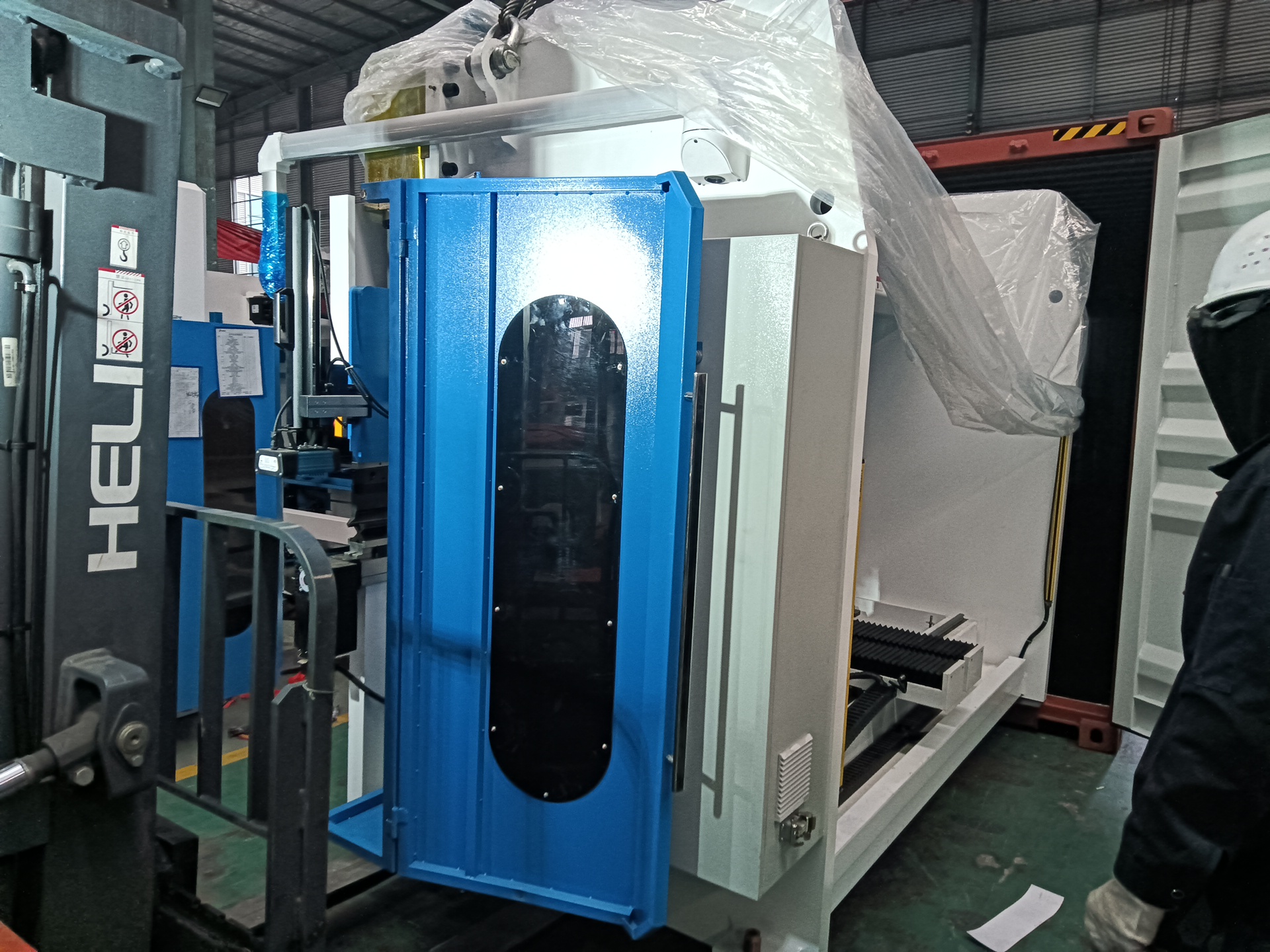 Brazil- WE67K-175T3200 CNC Press Brake & Laser Welding Machine | HARSLE