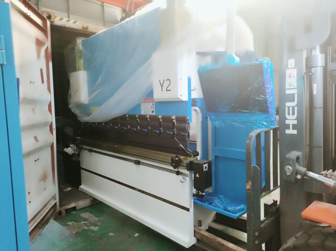 Switzerland-WE67K-100T2500 CNC Press Brake