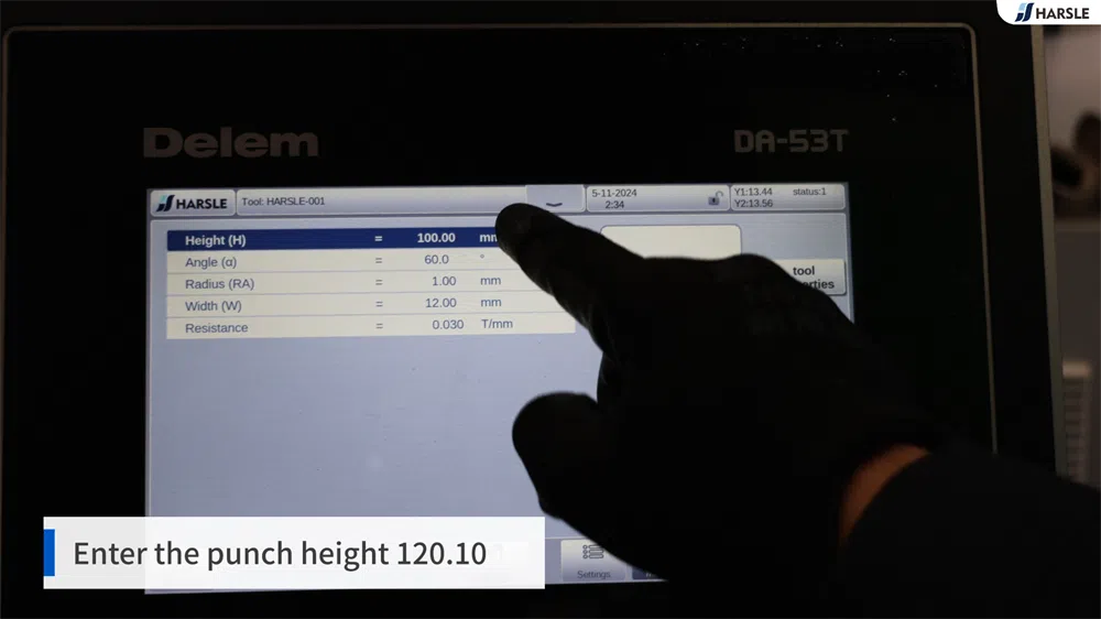 Comment configurer les outillages DELEM DA53T et ajouter des moules ?