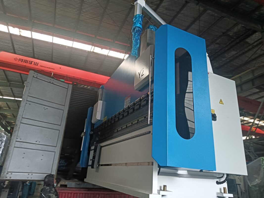 Azerbaijan-WE67K-100T3200 CNC Press Brake